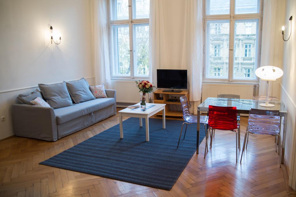 Jokai Ter Apartment บูดาเปสต์ ภายนอก รูปภาพ