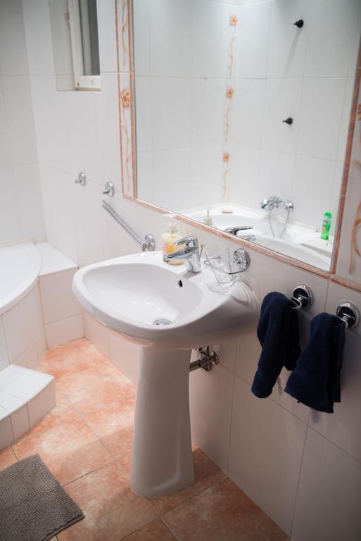 Jokai Ter Apartment บูดาเปสต์ ภายนอก รูปภาพ